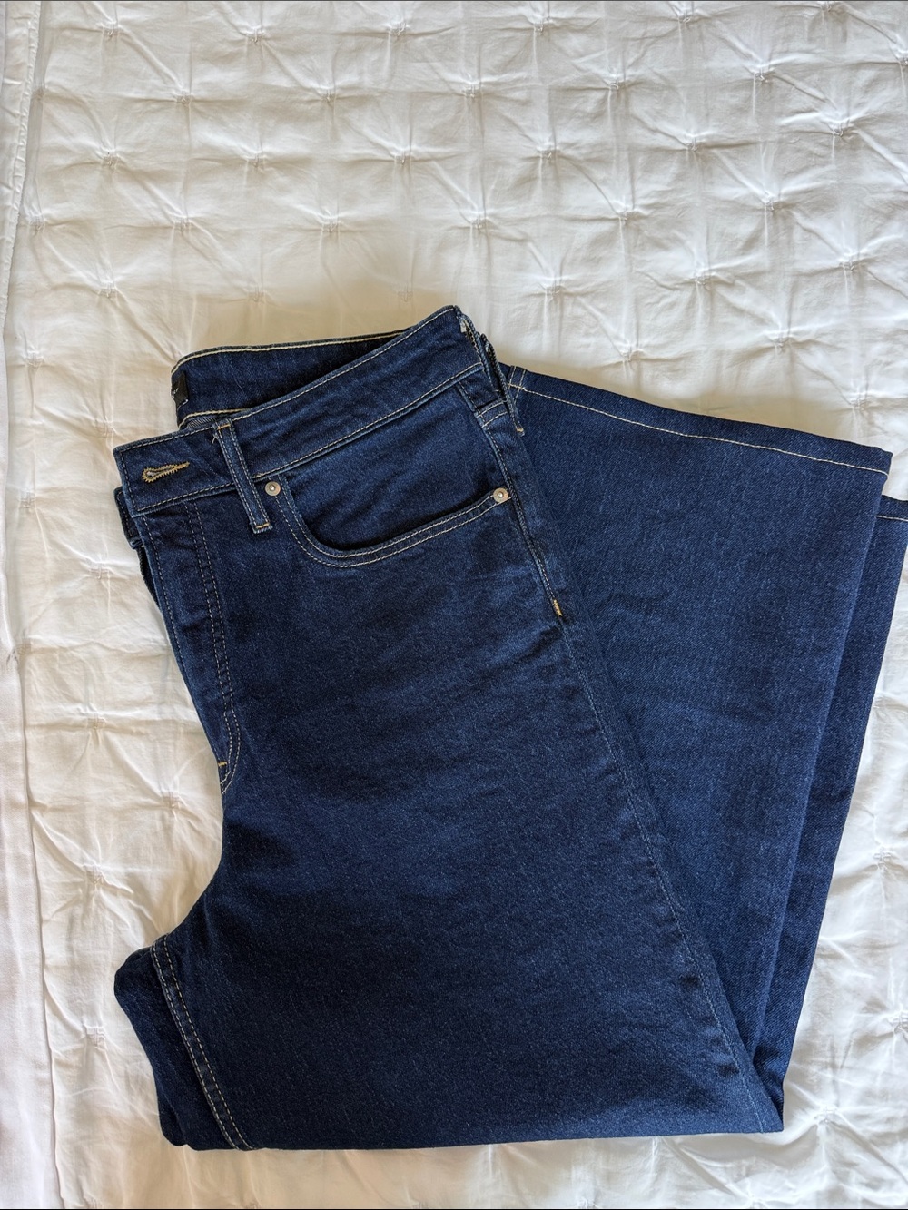 Free Assembly size 12. Classic Women's Dark Blue Straight-Leg Jeans